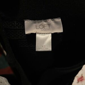 LOFT Classic Black Textured Skirt Size XS